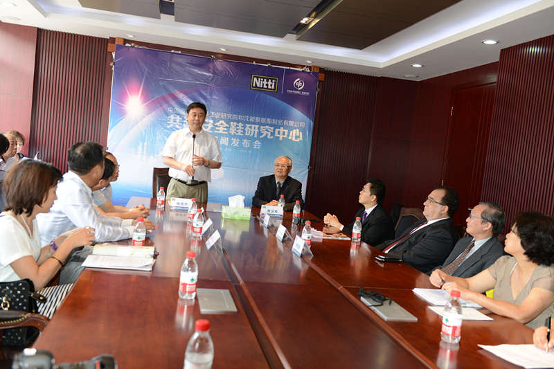 楊承杰院長答記者問.JPG